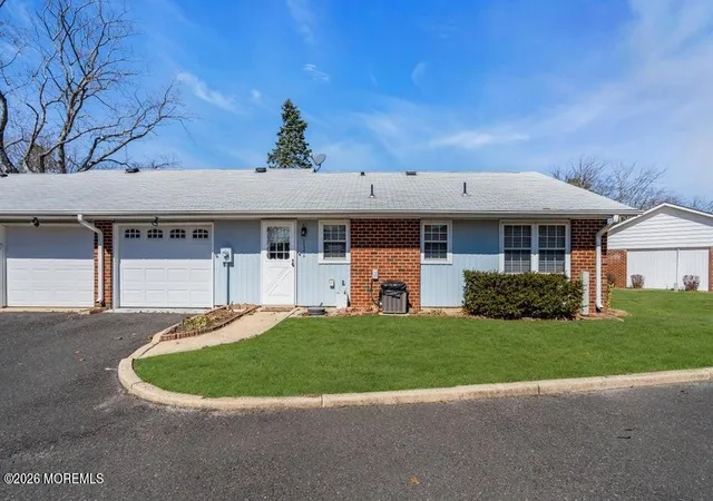 Photo 3 of Single family home for sale at 1134 A Argyll Cir, Lakewood, NJ 08701 | MLS# 22629787 | Listing updated on 2026-09-24