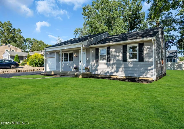 Photo 4 of Single family home for sale at 475 Lighthouse Dr, Manahawkin, NJ 08050 | MLS# 22629791 | Listing updated on 2026-09-20