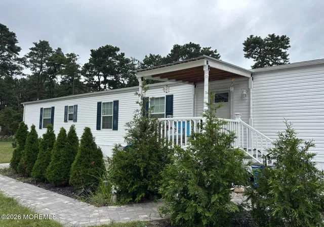 Manufactured home for sale at 9 Martin Dr, Whiting, NJ 08759 | MLS# 22629805