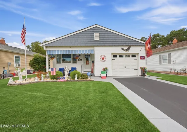 Photo 2 of Single family home for sale at 39 Chesterfield Ln, Toms River, NJ 08757 | MLS# 22629935 | Listing updated on 2026-10-03
