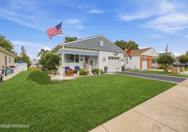 Photo 3 of Single family home for sale at 39 Chesterfield Ln, Toms River, NJ 08757 | MLS# 22629935 | Listing updated on 2026-10-03