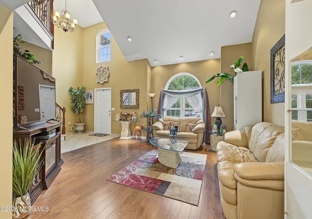 Photo 4 of Single family home for sale at 27 Silverbrooke Cir, Howell, NJ 07731 | MLS# 22629856 | Listing updated on 2026-10-04