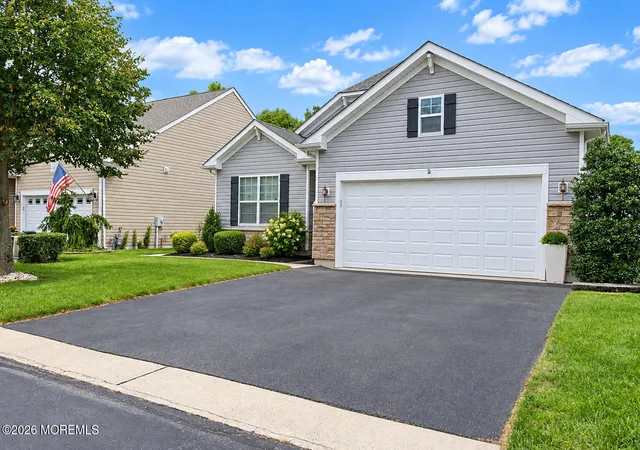 Photo 2 of Single family home for sale at 14 Stamford Dr, Jackson, NJ 08527 | MLS# 22630394 | Listing updated on 2026-09-25