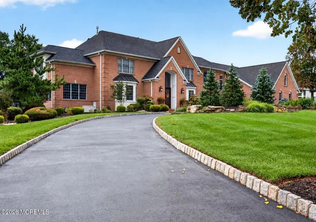 Photo 4 of Single family home for sale at 10 Maacka Dr, Holmdel, NJ 07733 | MLS# 22630164 | Listing updated on 2026-10-05