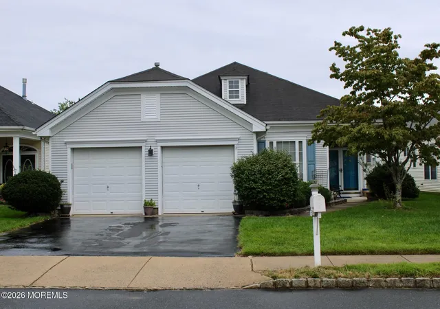 Photo 1 of Single family home for sale at 4 Summerlawn Dr, Lakewood, NJ 08701 | MLS# 22629915 | Listing updated on 2026-09-21