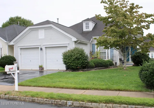 Photo 1 of Single family home for sale at 4 Summerlawn Dr, Lakewood, NJ 08701 | MLS# 22629915 | Listing updated on 2026-10-24