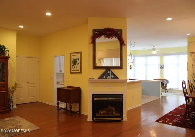 Photo 3 of Single family home for sale at 4 Summerlawn Dr, Lakewood, NJ 08701 | MLS# 22629915 | Listing updated on 2026-09-21