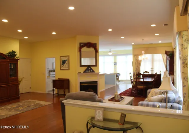 Photo 4 of Single family home for sale at 4 Summerlawn Dr, Lakewood, NJ 08701 | MLS# 22629915 | Listing updated on 2026-09-21