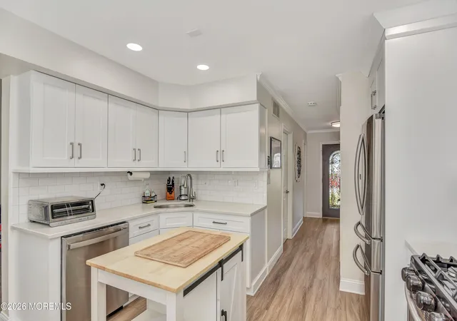 Photo 4 of Single family home for sale at 4 Scarlet Ln, Howell, NJ 07731 | MLS# 22629919 | Listing updated on 2026-10-07