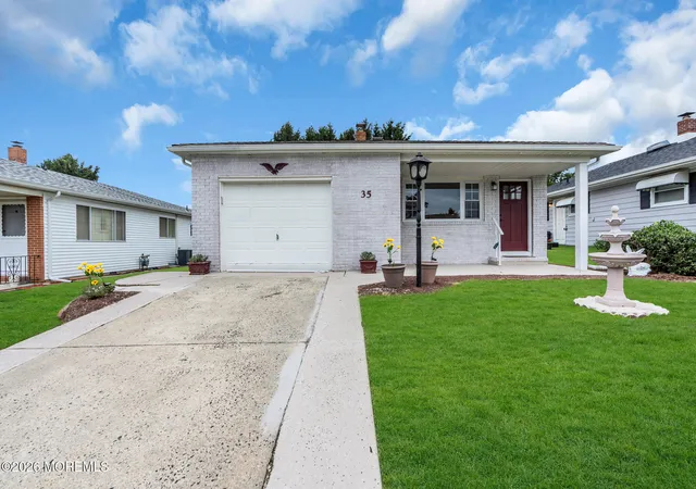 Photo 3 of Single family home for sale at 35 Puerto Vallarta St, Toms River, NJ 08757 | MLS# 22629927 | Listing updated on 2026-09-27