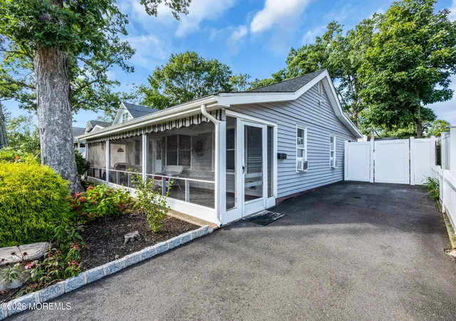 Photo 3 of Single family home for sale at 604 Monmouth Ave, Spring Lake, NJ 07762 | MLS# 22630365 | Listing updated on 2026-10-01