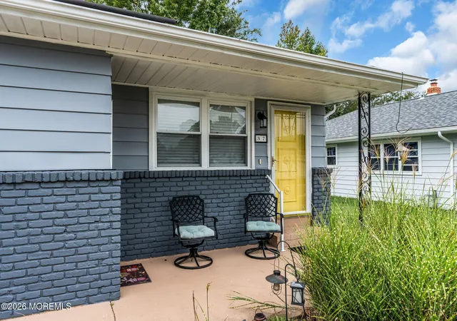 Photo 3 of Single family home for sale at 37 Scarborough Pl, Toms River, NJ 08757 | MLS# 22630002 | Listing updated on 2026-10-05