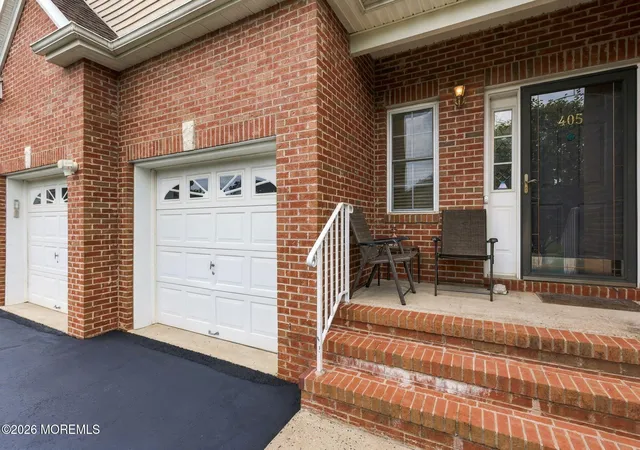 Photo 2 of Single family home for sale at 405 Edinburgh Pl, Marlboro, NJ 07746 | MLS# 22630081 | Listing updated on 2026-10-05