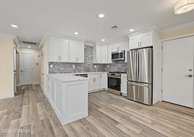 Photo 4 of Single family home for sale at 28 Prince Charles Dr, Toms River, NJ 08757 | MLS# 22630021 | Listing updated on 2026-10-05