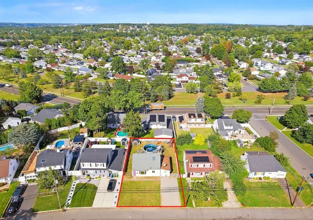 Photo 2 of Sale Pending at 11 Kendall Dr, Parlin, NJ 08859 | MLS# 22630029 | Listing updated on 2026-09-29