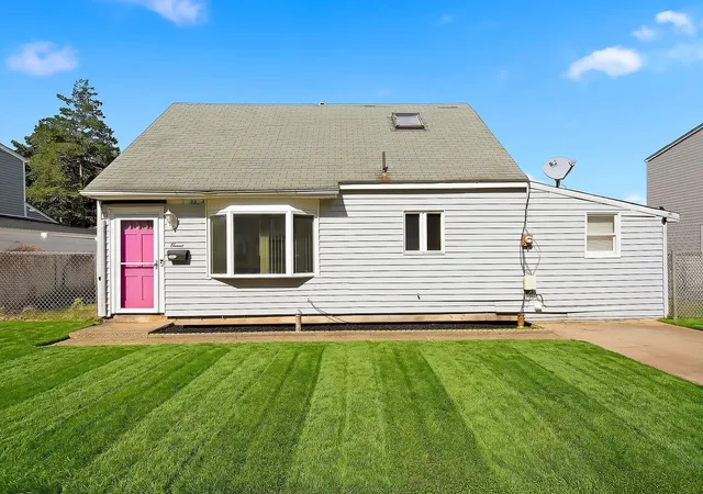 Photo 3 of Sale Pending at 11 Kendall Dr, Parlin, NJ 08859 | MLS# 22630029 | Listing updated on 2026-09-29