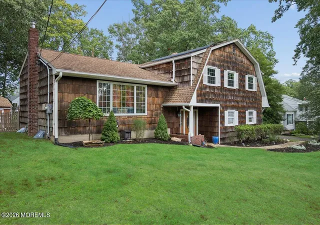 Photo 2 of Single family home for sale at 7 Sandspring Dr, Eatontown, NJ 07724 | MLS# 22630058 | Listing updated on 2026-09-23