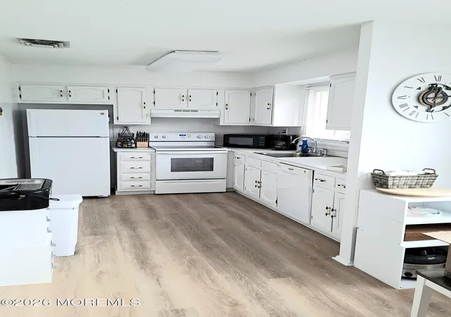 Photo 4 of Single family home for sale at 15 Clay Cir, Brick, NJ 08724 | MLS# 22632954 | Listing updated on 2026-10-25