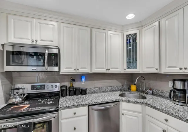 Photo 3 of Condo for sale at 402 Silver Ct, Hamilton Square, NJ 08690 | MLS# 22630177 | Listing updated on 2026-10-02