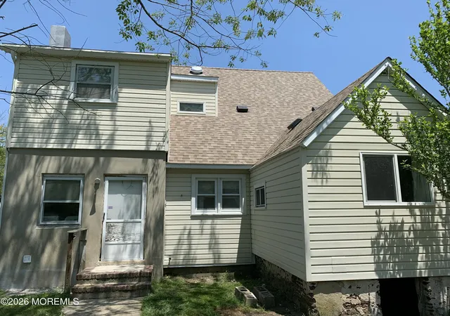 Photo 4 of Single family home for sale at 623 E Bay Ave, Barnegat, NJ 08005 | MLS# 22630086 | Listing updated on 2026-09-23