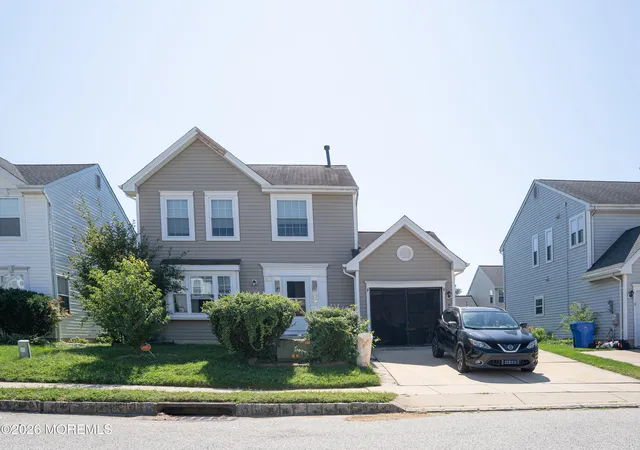 Photo 4 of Single family home for sale at 15 Fieldcrest Dr, Mount Holly, NJ 08060 | MLS# 22630140 | Listing updated on 2026-09-26