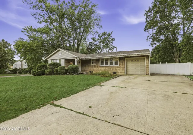 Photo 1 of Single family home for sale at 1006 Amethyst Dr, Toms River, NJ 08753 | MLS# 22630175 | Listing updated on 2026-09-24