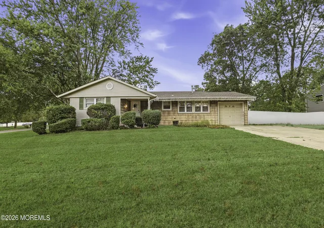 Photo 2 of Single family home for sale at 1006 Amethyst Dr, Toms River, NJ 08753 | MLS# 22630175 | Listing updated on 2026-09-24