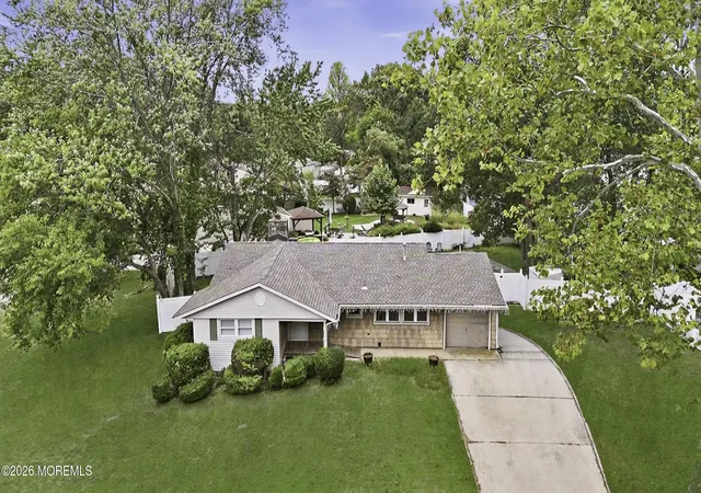 Photo 3 of Single family home for sale at 1006 Amethyst Dr, Toms River, NJ 08753 | MLS# 22630175 | Listing updated on 2026-09-24