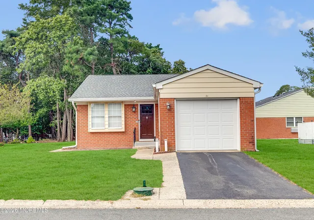 Photo 1 of Single family home for sale at 21 Hudson Pkwy, Whiting, NJ 08759 | MLS# 22630401 | Listing updated on 2026-10-05