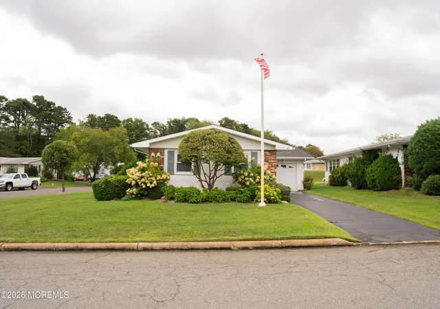 Photo 2 of Single family home for sale at 14 Bryant Rd, Brick, NJ 08724 | MLS# 22630104 | Listing updated on 2026-09-25