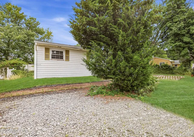 Photo 3 of Single family home for sale at 1020 Fischer Blvd, Toms River, NJ 08753 | MLS# 22630437 | Listing updated on 2026-09-25