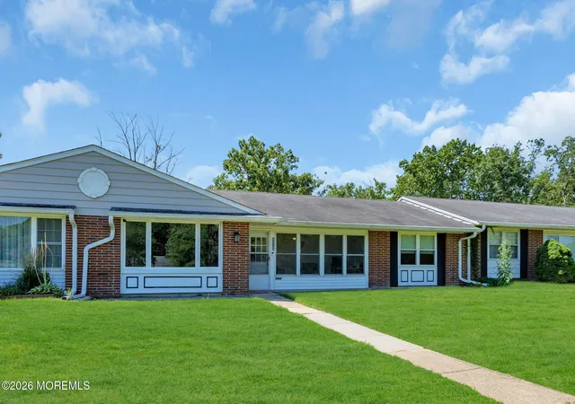 Photo 2 of Single family home for sale at 605b Lake Point Dr #B, Lakewood, NJ 08701 | MLS# 22630114 | Listing updated on 2026-09-23