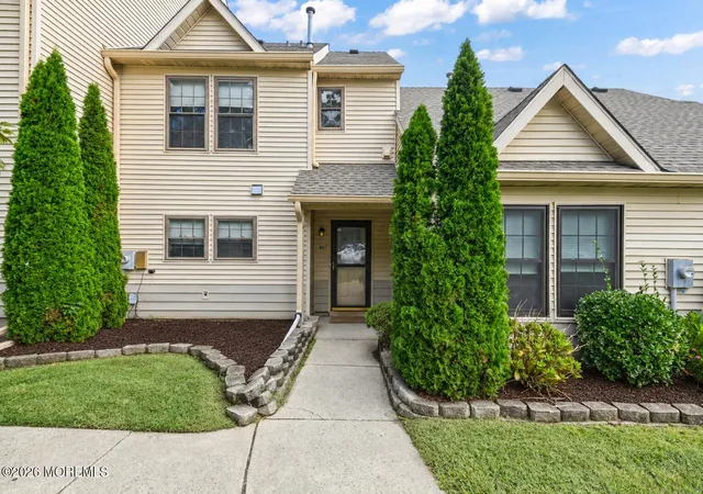 Photo 1 of Single family home for sale at 807 Ivy Ct, Jackson, NJ 08527 | MLS# 22630207 | Listing updated on 2026-09-24