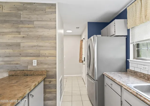 Photo 4 of Single family home for sale at 807 Ivy Ct, Jackson, NJ 08527 | MLS# 22630207 | Listing updated on 2026-09-24