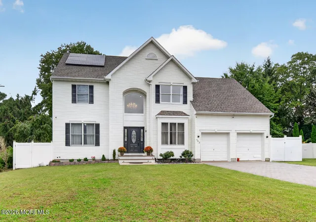 Photo 2 of Single family home for sale at 462 Shirley Ln, Brick, NJ 08723 | MLS# 22630183 | Listing updated on 2026-09-25