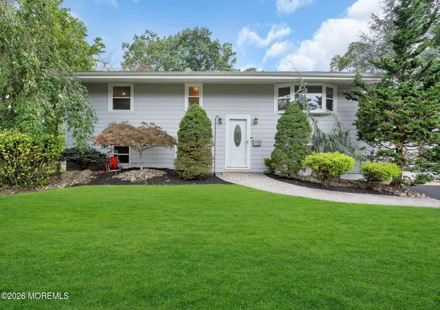Photo 2 of Single family home for sale at 9 Kensington Dr, Howell, NJ 07731 | MLS# 22630178 | Listing updated on 2026-10-06