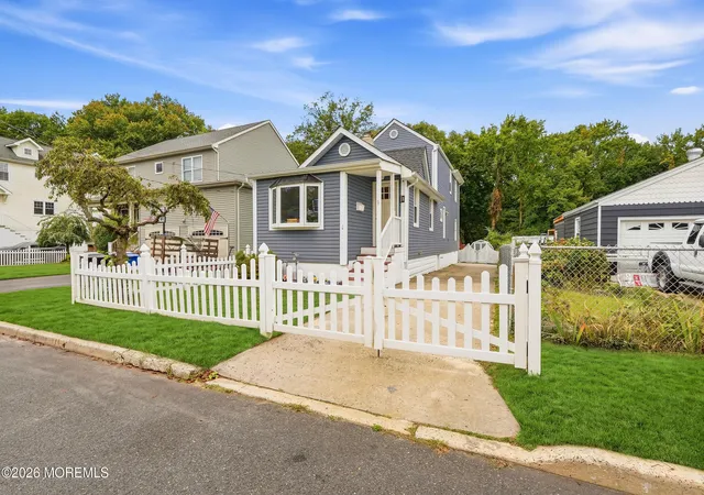 Photo 2 of Single family home for sale at 9 Briarcliff Pl, Port Monmouth, NJ 07758 | MLS# 22630163 | Listing updated on 2026-10-05