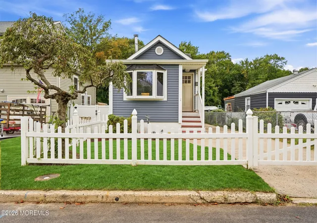 Photo 3 of Single family home for sale at 9 Briarcliff Pl, Port Monmouth, NJ 07758 | MLS# 22630163 | Listing updated on 2026-10-05