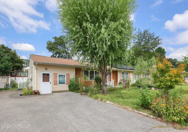 Photo 2 of Single family home for sale at 280 Dogwood Dr, Brick, NJ 08723 | MLS# 22630156 | Listing updated on 2026-09-24