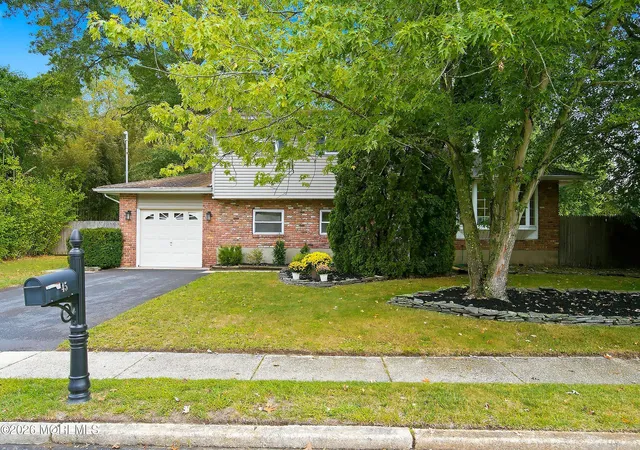 Photo 3 of Single family home for sale at 45 Oak Ter, Howell, NJ 07731 | MLS# 22630370 | Listing updated on 2026-10-07