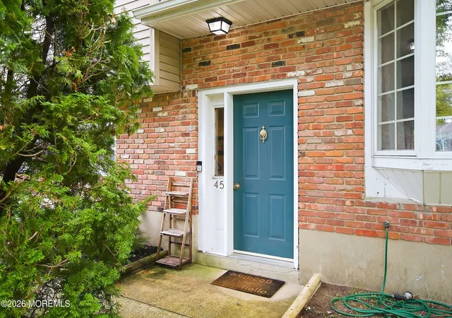Photo 4 of Single family home for sale at 45 Oak Ter, Howell, NJ 07731 | MLS# 22630370 | Listing updated on 2026-10-07