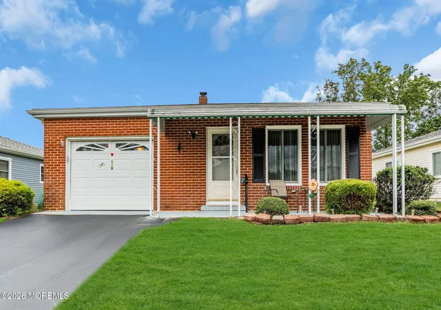 Photo 1 of Single family home for sale at 139 Bonaire Dr, Toms River, NJ 08757 | MLS# 22630199 | Listing updated on 2026-09-24