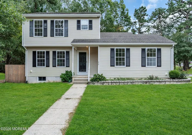 Photo 2 of Single family home for sale at 579 Coral Ln, Manahawkin, NJ 08050 | MLS# 22630403 | Listing updated on 2026-09-25