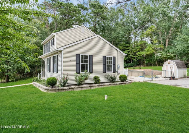 Photo 3 of Single family home for sale at 579 Coral Ln, Manahawkin, NJ 08050 | MLS# 22630403 | Listing updated on 2026-09-25