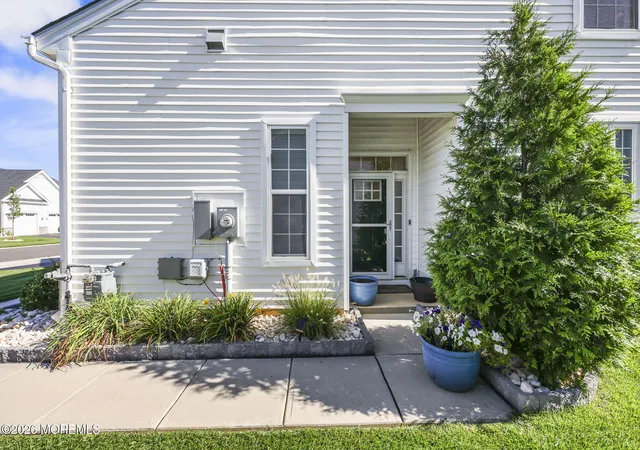 Photo 3 of Single family home for sale at 96 Starlight Dr, Monroe Township, NJ 08831 | MLS# 22630305 | Listing updated on 2026-09-28