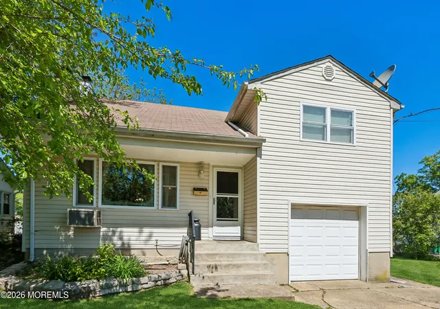 Photo 1 of Single family home for sale at 844 Lakeshore Dr, Keyport, NJ 07735 | MLS# 22630359 | Listing updated on 2026-09-25