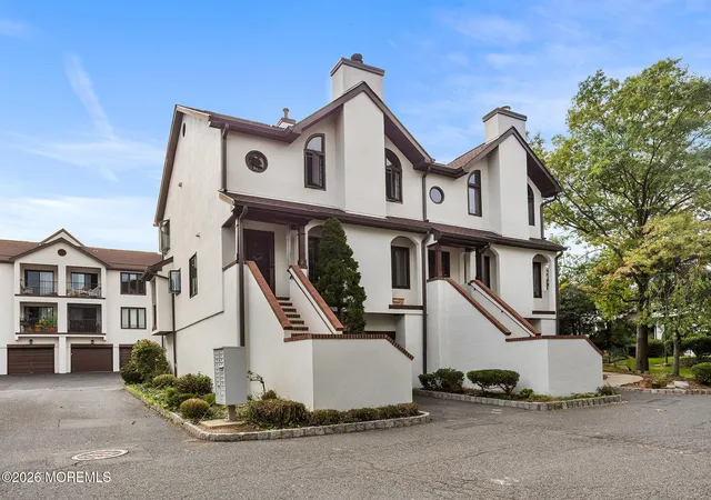 Listing Photo 2 - Condo for sale in building located at 25 Tower Hl Dr, Red Bank, NJ 07701 - Unit #1014