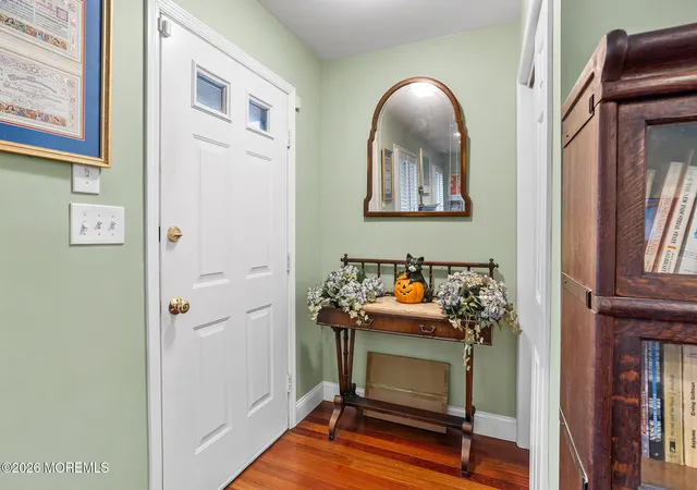Listing Photo 4 - Condo for sale in building located at 25 Tower Hl Dr, Red Bank, NJ 07701 - Unit #1014