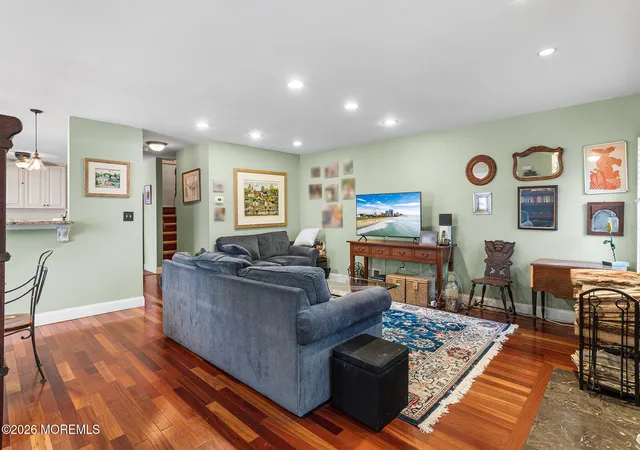 Listing Photo 5 - Condo for sale in building located at 25 Tower Hl Dr, Red Bank, NJ 07701 - Unit #1014