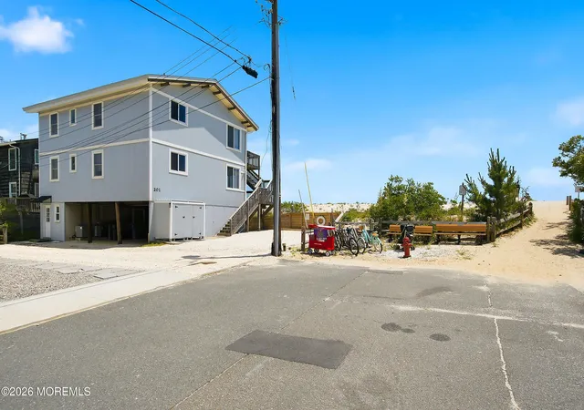 Listing Photo 5 - Condo for sale in building located at 201 Jefferis Ave, Beach Haven, NJ 08008